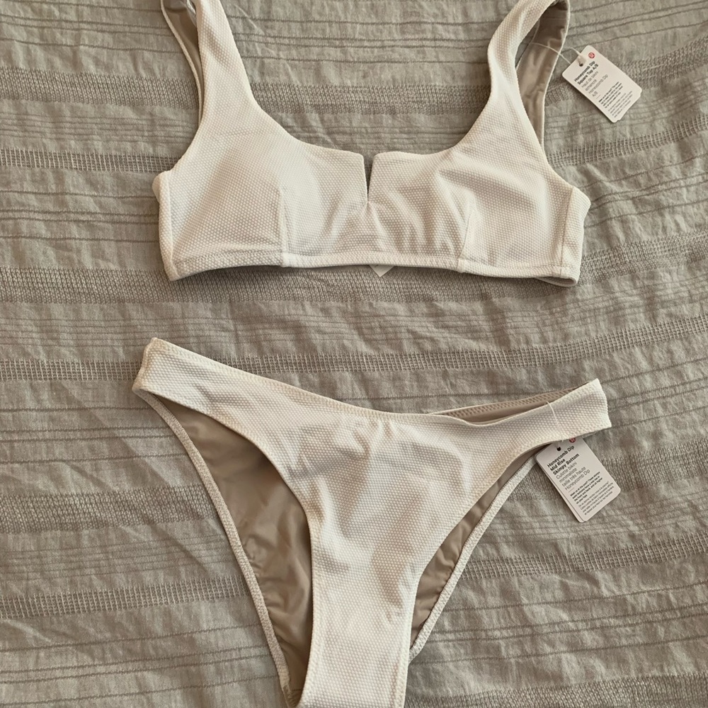 Lululemon Honeycomb White Bikini Set Size Medium. NWT